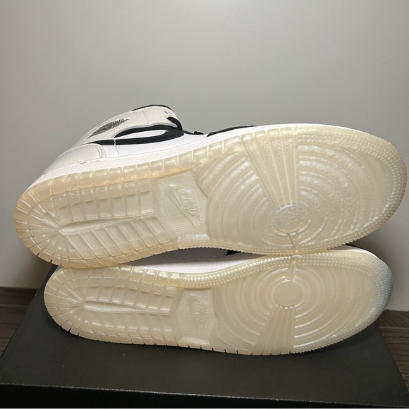 Nike Jordan 1 Mid 7Y - Picture 14 of 15